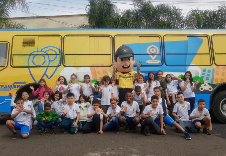 Ônibus itinerante é lançado para ações educativas de trânsito em Ribeirão Preto