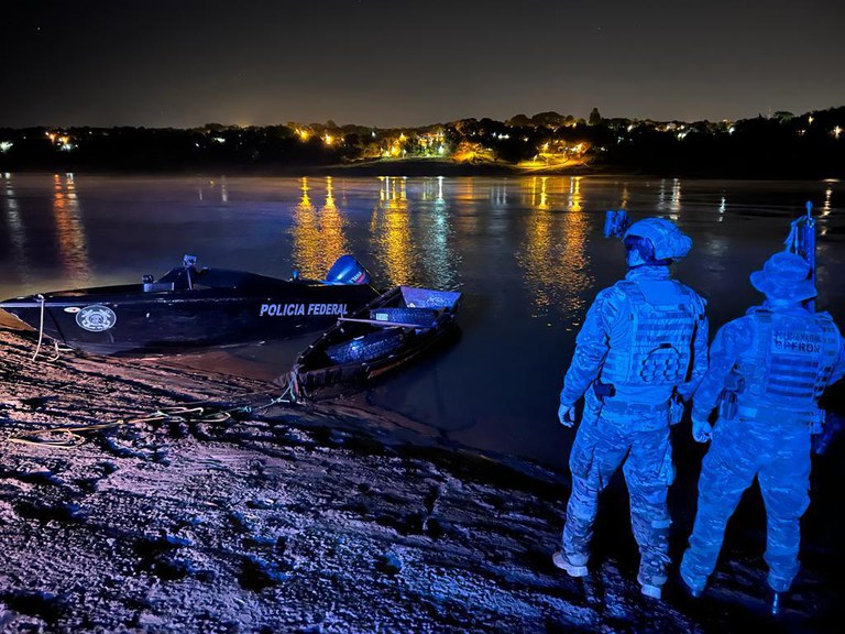 PF e forças estaduais combatem contrabando na fronteira com o Paraguai