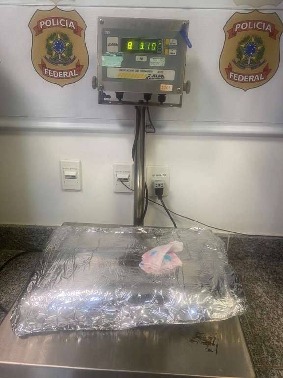 PF prende malaio com 3 kg de cocaína no Aeroporto do Galeão